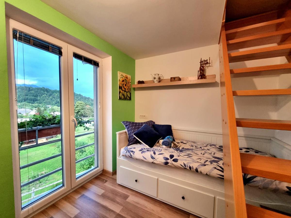 Gartnar Home -Hiska S Pridihom Domacnosti In Pogledom Na Hribe. Radovljica Bagian luar foto