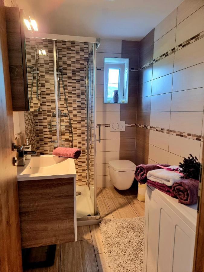 Gartnar Home -Hiska S Pridihom Domacnosti In Pogledom Na Hribe. Radovljica Bagian luar foto