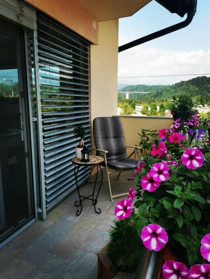 Gartnar Home -Hiska S Pridihom Domacnosti In Pogledom Na Hribe. Radovljica Bagian luar foto