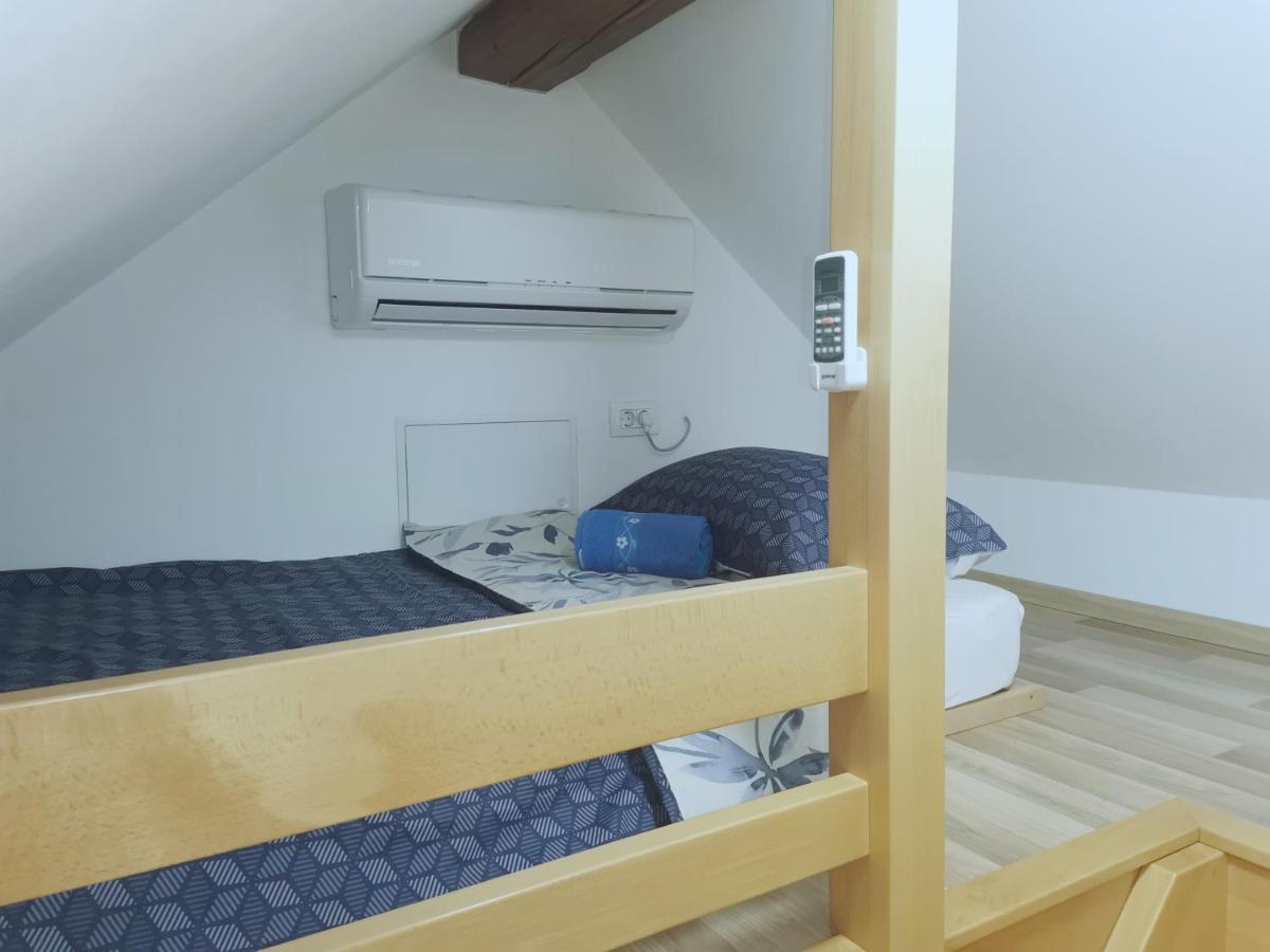 Gartnar Home -Hiska S Pridihom Domacnosti In Pogledom Na Hribe. Radovljica Bagian luar foto
