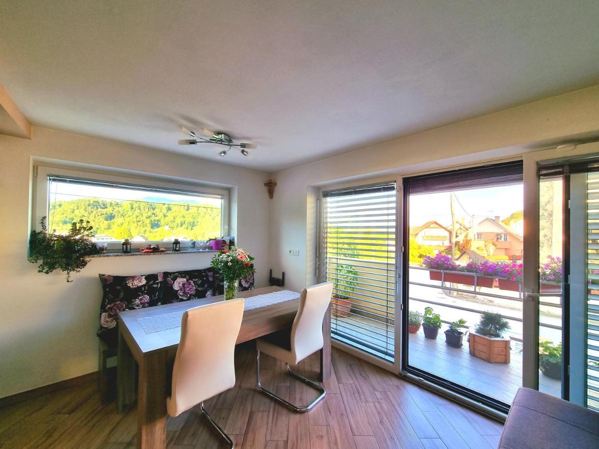 Gartnar Home -Hiska S Pridihom Domacnosti In Pogledom Na Hribe. Radovljica Bagian luar foto